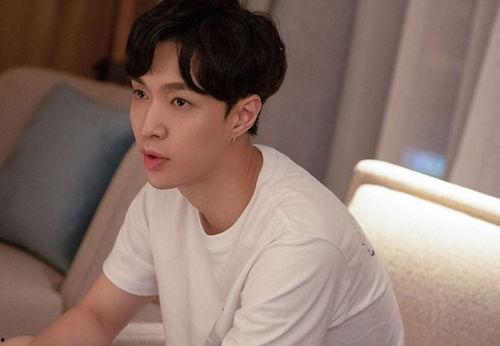 娱乐吃瓜酱张艺兴,从偶像到实力派，娱乐吃瓜酱带你揭秘他的蜕变之路